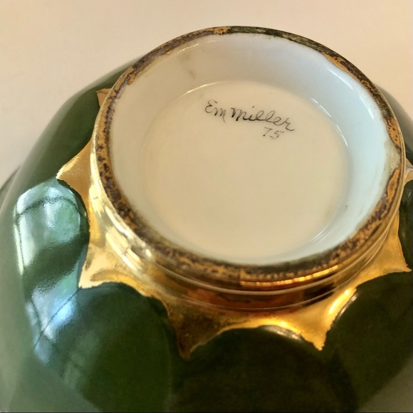 [vintage] Artist Hand Painted Gilded Hibiscus Flower Ceramic Dish - Picture 11 of 14